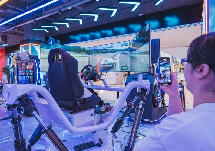 Full motion racing simulator